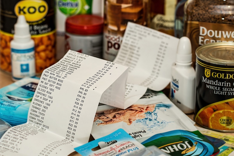 magasin-MANDELIEU LA NAPOULE-min_shopping_spending_till_slip_purchase_retail_shop_buy_customer-704023